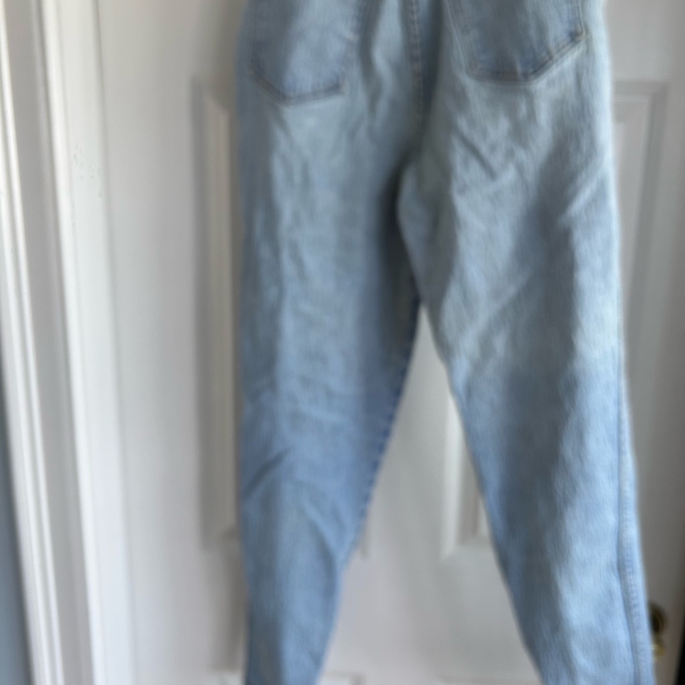 Stefano international. Light Blue High-Waisted Jeans. Size27x29. Acid washed.